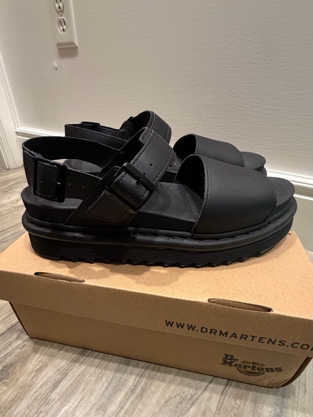 Dr. Marten’s Voss Hydro Sandal - Picture 5 of 14